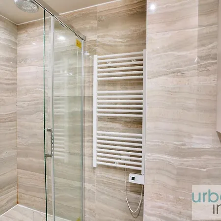 Lejlighed 02 - Pretty 4bdr Flat In *