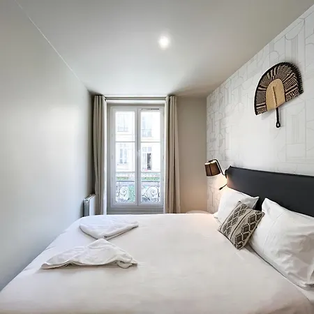 02 - Pretty 4bdr Flat In * Paris