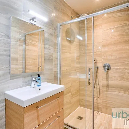 02 - Pretty 4bdr Flat In *