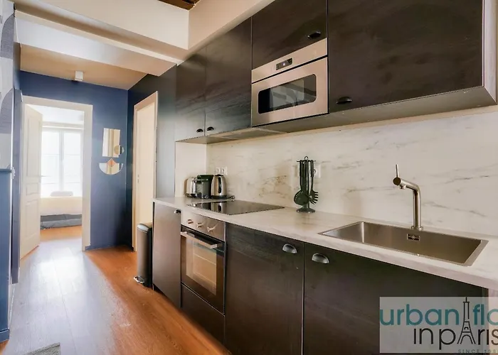 Апартаменты 02 - Pretty 4bdr Flat In