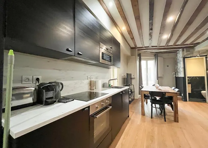 02 - Pretty 4bdr Flat In * Paris