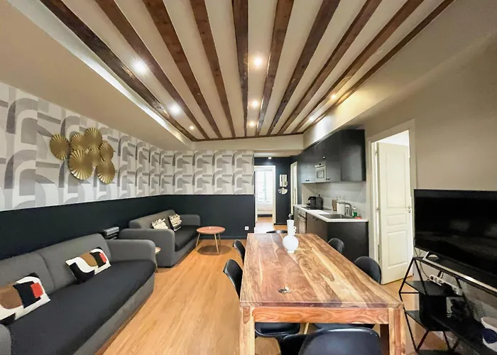 02 - Pretty 4bdr Flat In