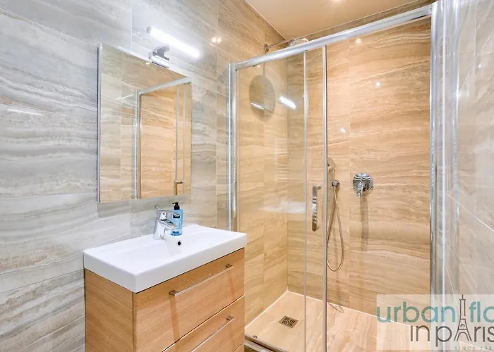 02 - Pretty 4bdr Flat In *