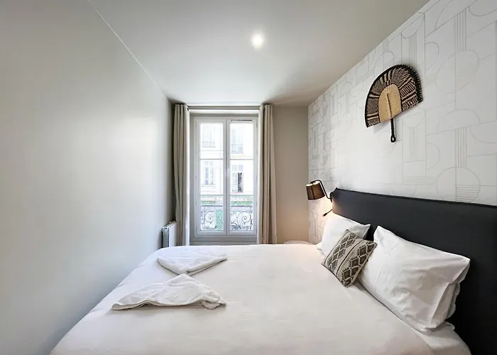 02 - Pretty 4bdr Flat In * Paris